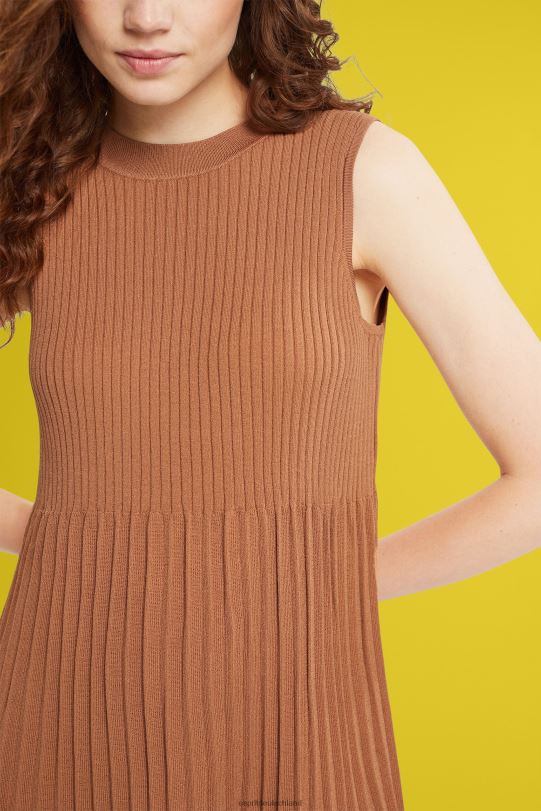Frauen Esprit braun Kleid mit plissierter Passform und ausgestelltem Schnitt Kleider 0BN00382